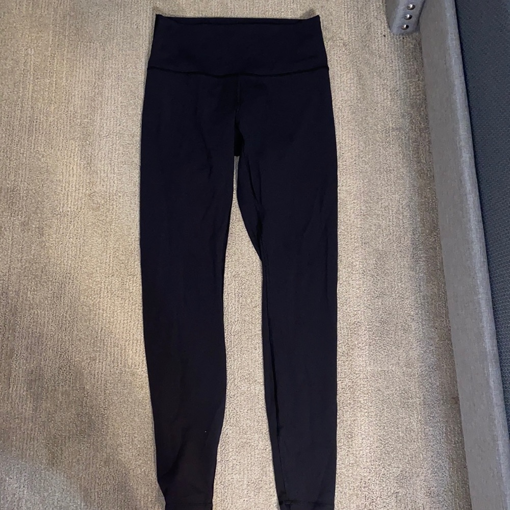 size 8 lululemon wunder under leggings 28”
